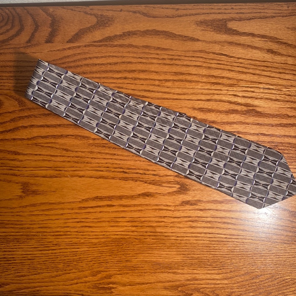 Vintage Men’s Silk Necktie. George Machado. Gently used,great condition.